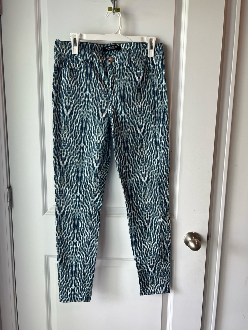 Liverpool Abby skinny Jeans in blue print. Size 8